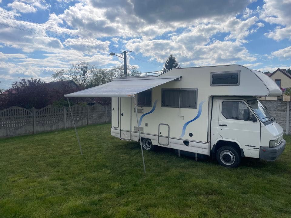 Kamper Camper Nissan Trade 3.0 diesel 1998r. 3,5T hak KLIMA