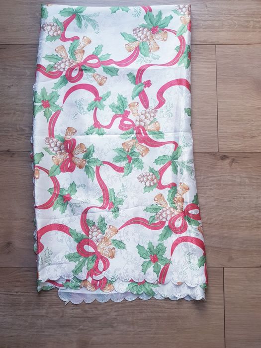 Obrus świąteczny 158x146cm