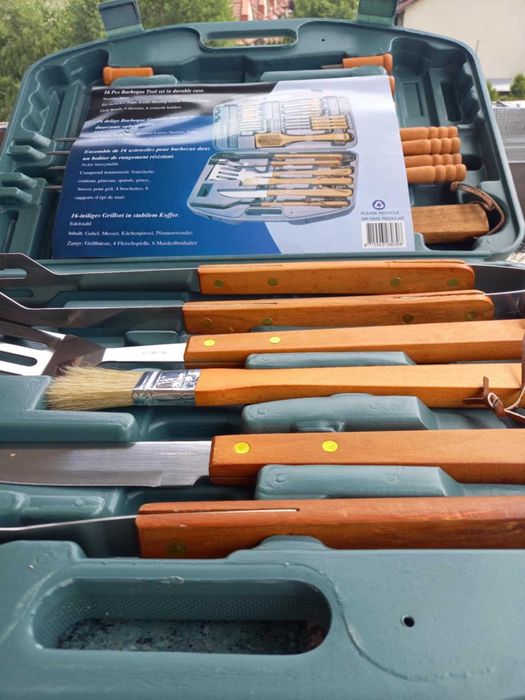 Zestaw 16 narzędzi do grillowania w trwałym etui