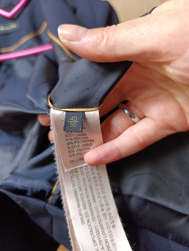 Класичний жіночий піджак від Massimo Dutti
