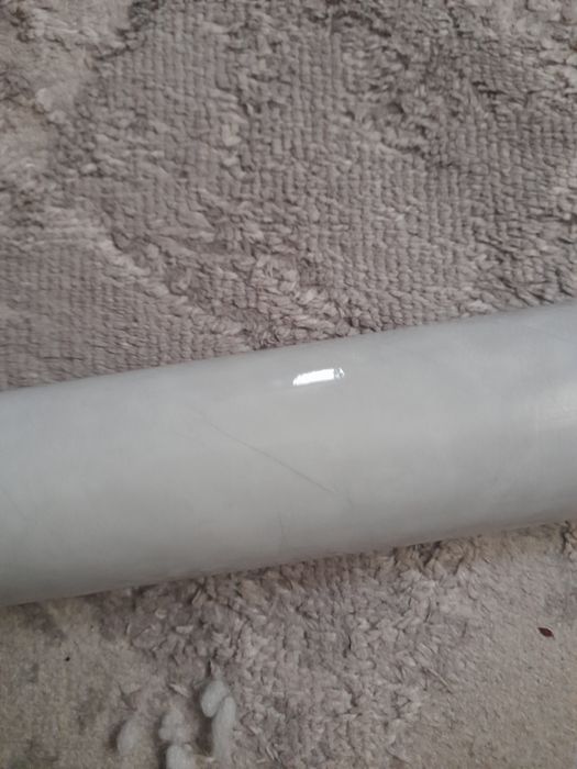 Самоклейка , самоклеюча плівка.