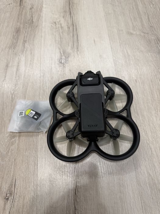 Квадрокоптер DJI Avata
