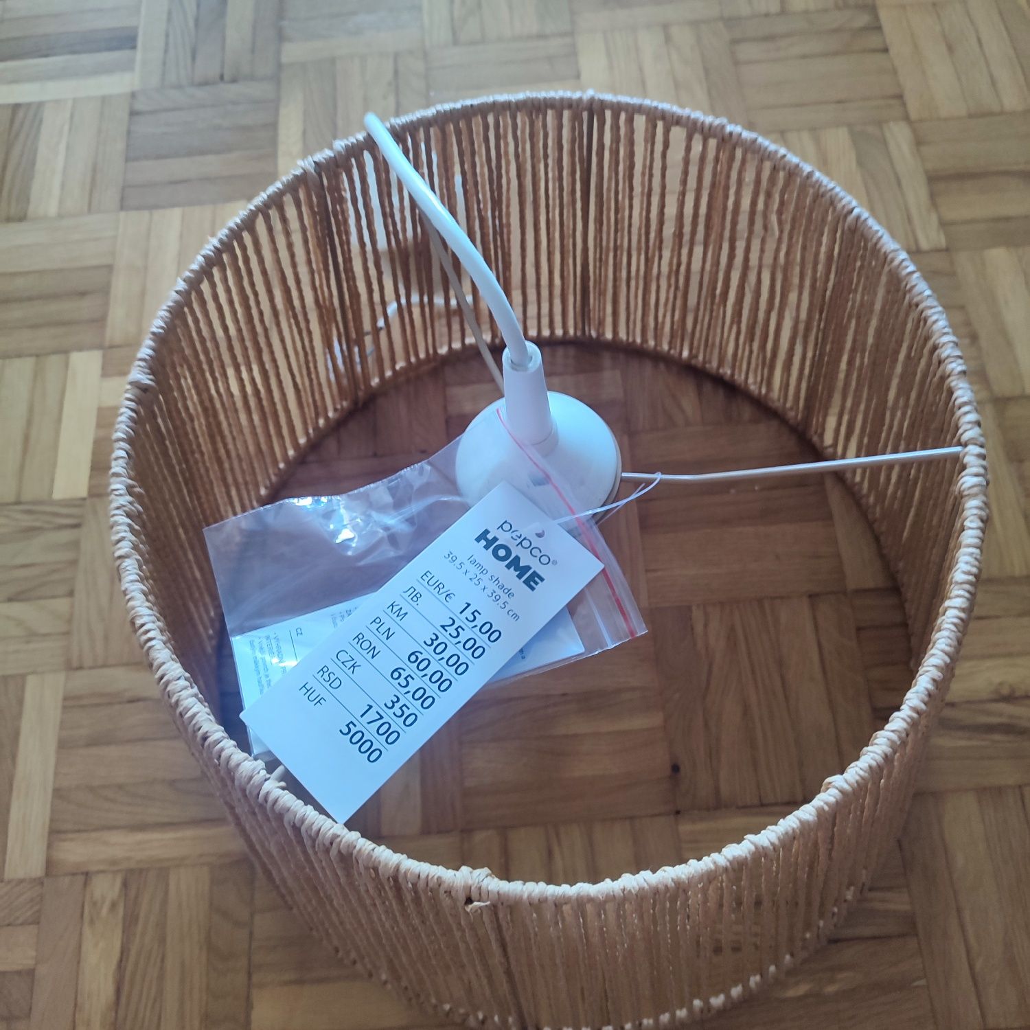 Lampa z oprawą żarówki