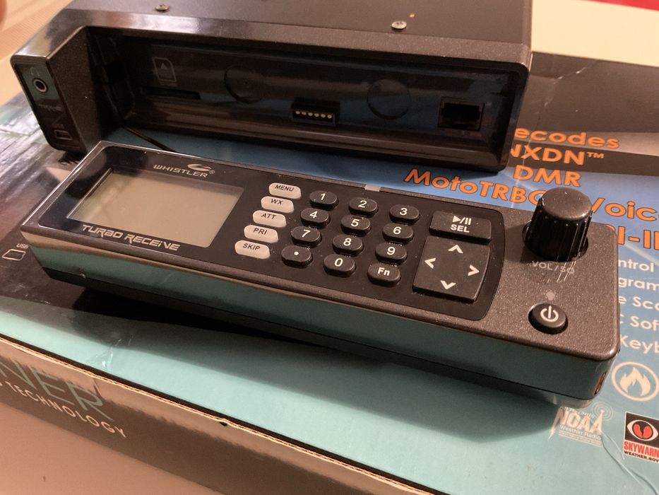 Skaner radiowy Whistler TRX-2 – jak nowy, komplet, DMR