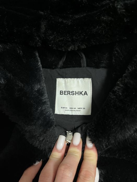 Черная шубка.