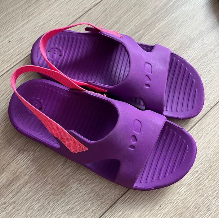 Шльопанці резинові для басейну