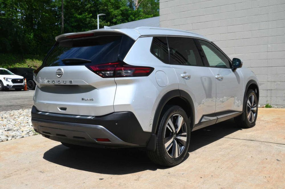 Nissan Rogue SL      2022