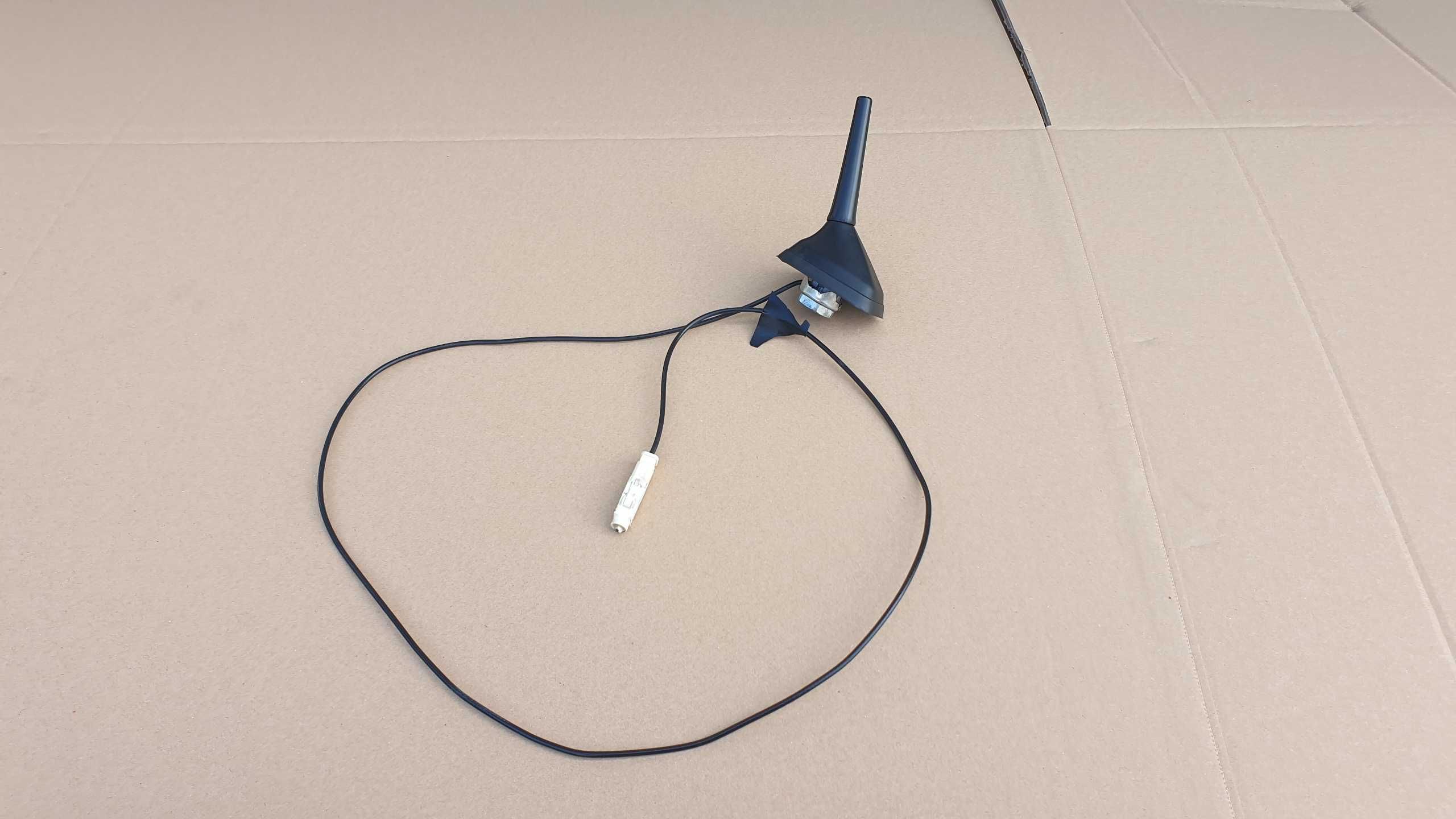 Renault Twingo 3 III antena dachowa