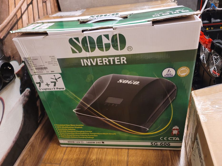 Комплект зарядная станция  бесперебойного питания 2800 ватт час + 1600