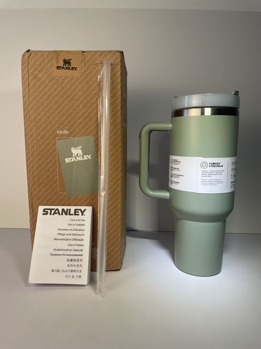 Garrafa Stanley Quencher 1.2L verde NOVA