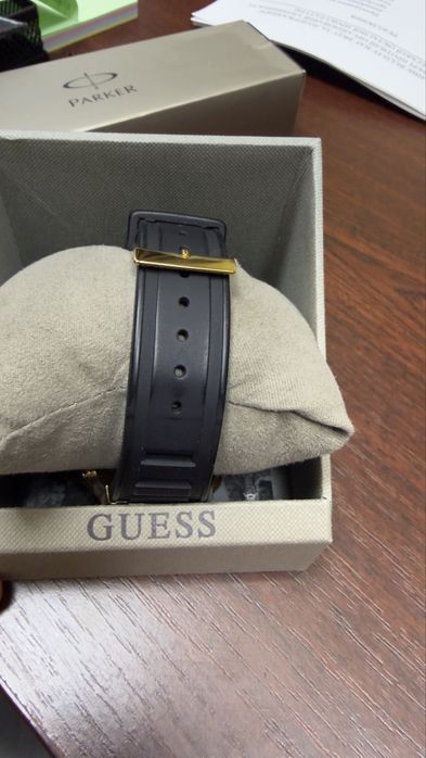 Годинник Guess жіночий