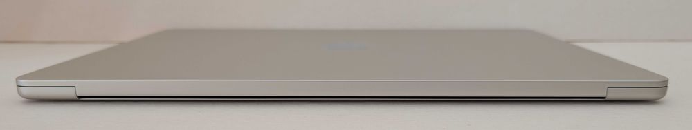 Laptop MacBook Air 15 M3 2024 /15.3 /M3 /8GB /256GB /MacOs Tachoe 26.0