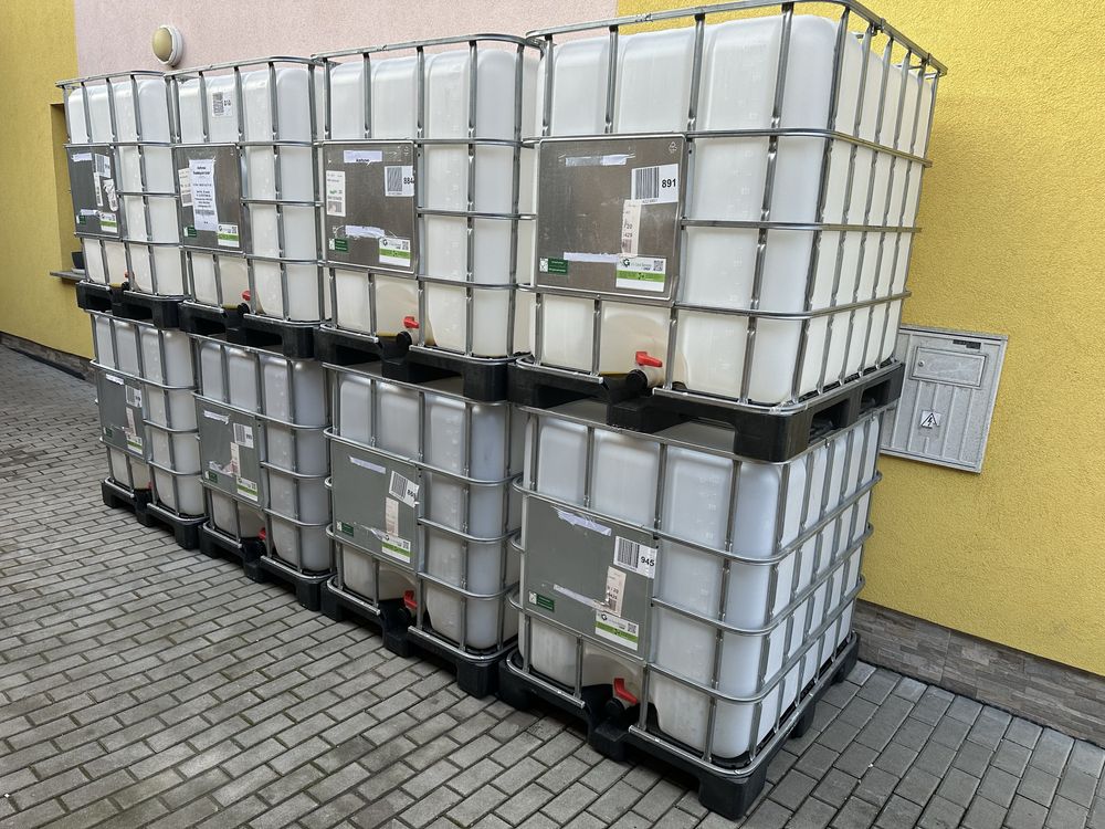 Zbiornik mauzer 1000L Plastikowa paleta .po oleju z oliwek .