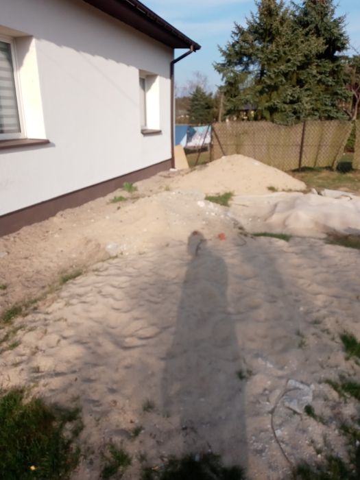 Piach pod podkład  brudny oddam za darmo