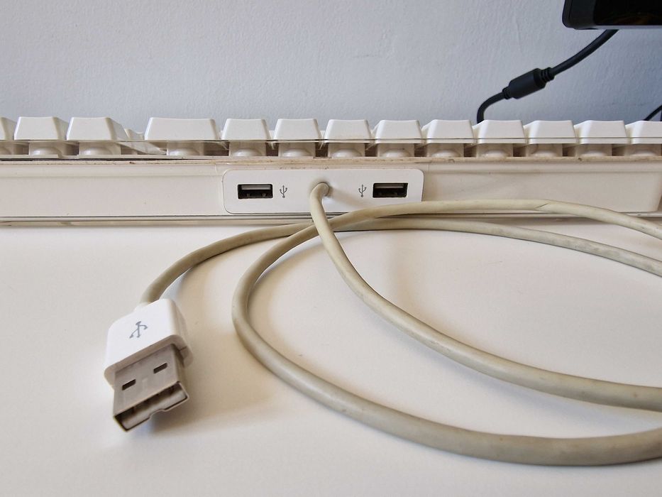 Apple Keyboard (A1048)64284551437698121