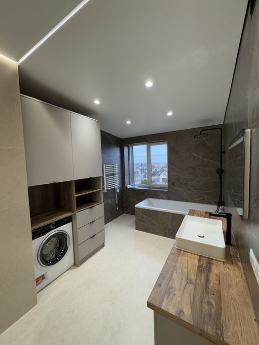 ПРОДАЖ просторої квартири з новим ремонтом