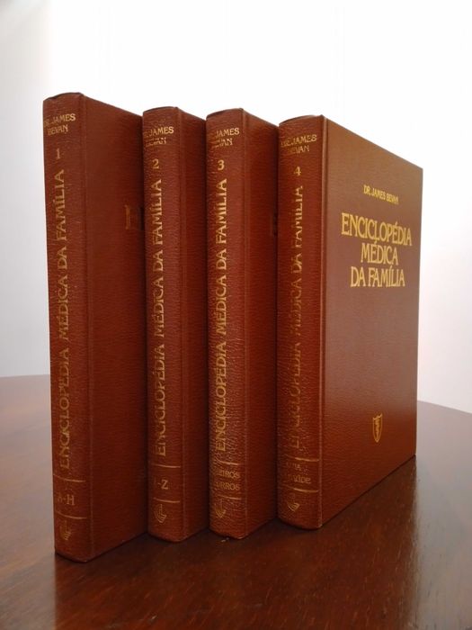 Enciclopédia Médica da Família, de Dr. James Bevan, 4 volumes