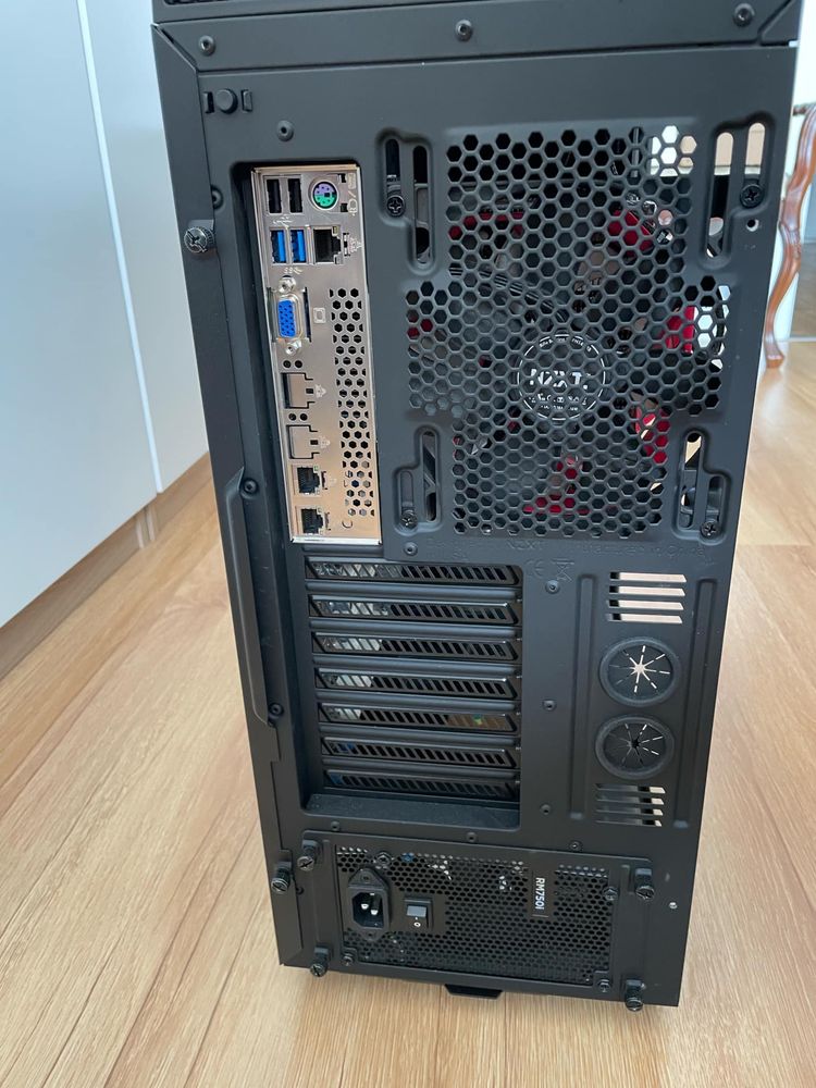 Serwer/Tower Asus Z10PA-U8 Intel Xeon E5-2650 2.2GHz 64GB/240GB+2TB