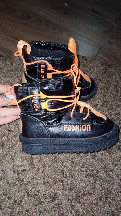 Продам угги 26 размер