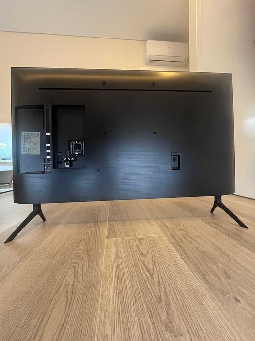 Samsung QE43Q60T 43″ QLED 4K – Ótimo Estado + Todos os Acessórios