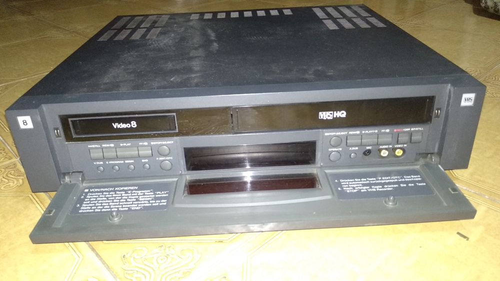Leitor e gravador combo Video 8 e VHS da Goldstar R-DD15S(avariado)