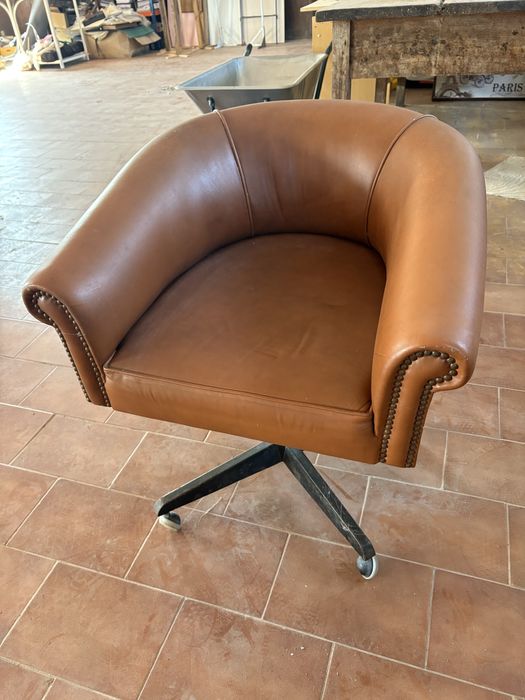 Cadeira Escritório Vintage Pele Castanha e Ferro