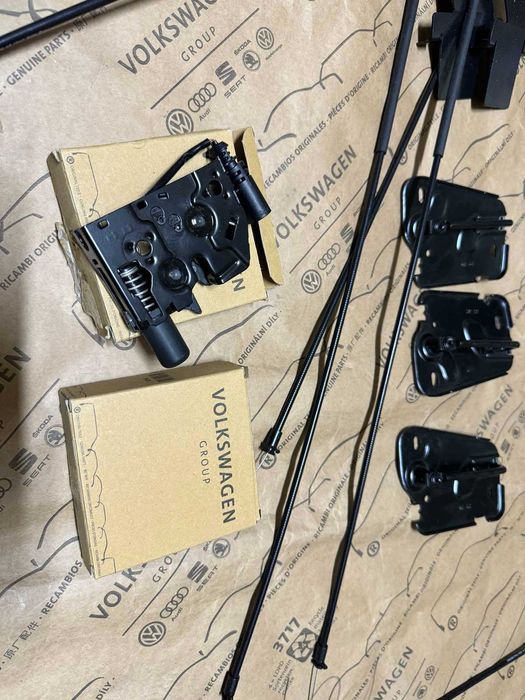 Кріплення радіатора втулка Audi опора подушки радіатора Ауді