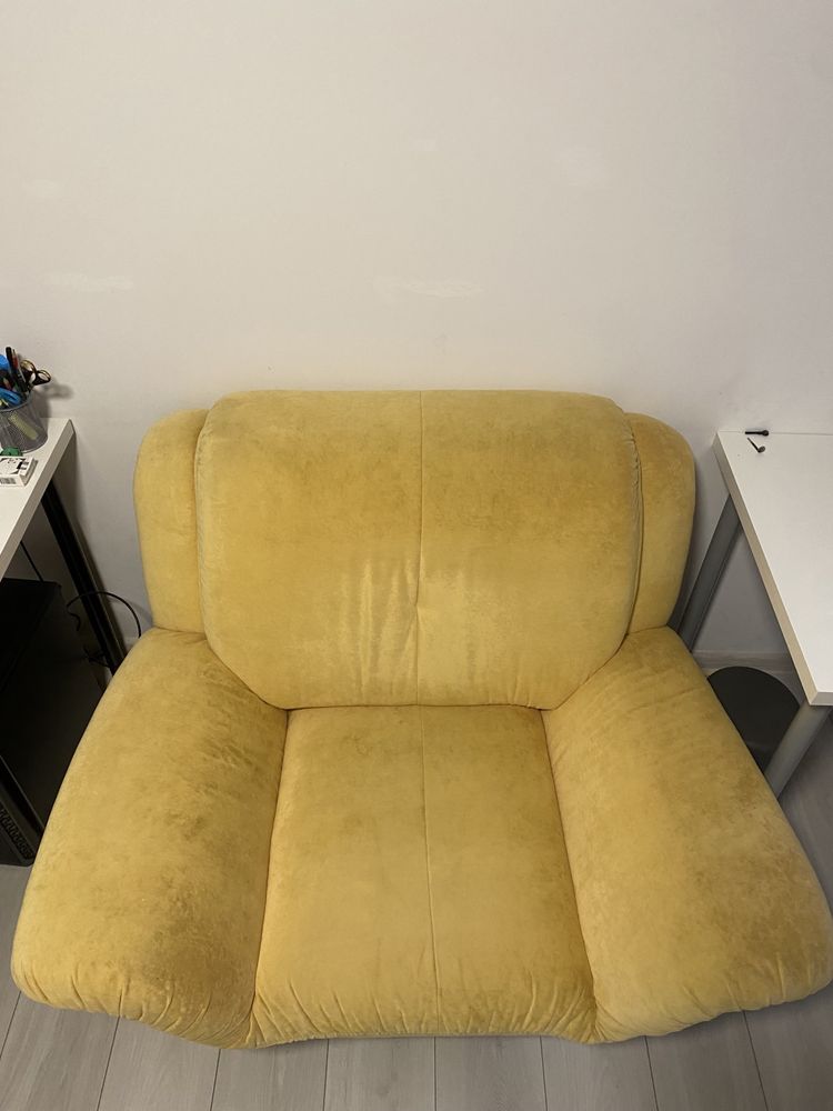Komfortowy Żółty Fotel