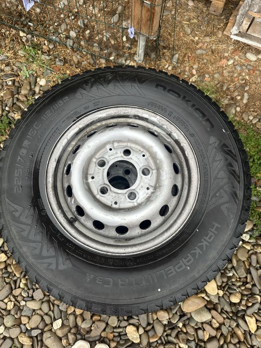 Nokian Hakkapeliitta C3 225 70 r15c