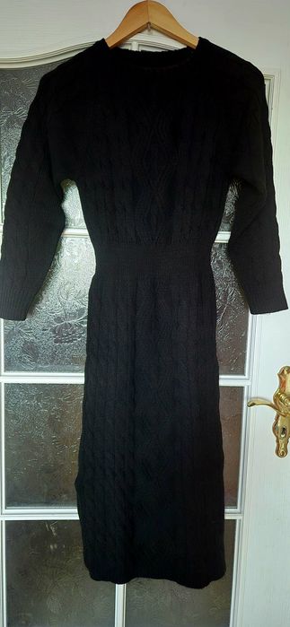 Sukienka sweterkowa czarna midi splot jesien zima
