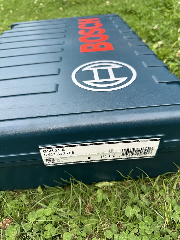 Młot udarowy Bosch GSH 11 E (zaplombowany, nowy)