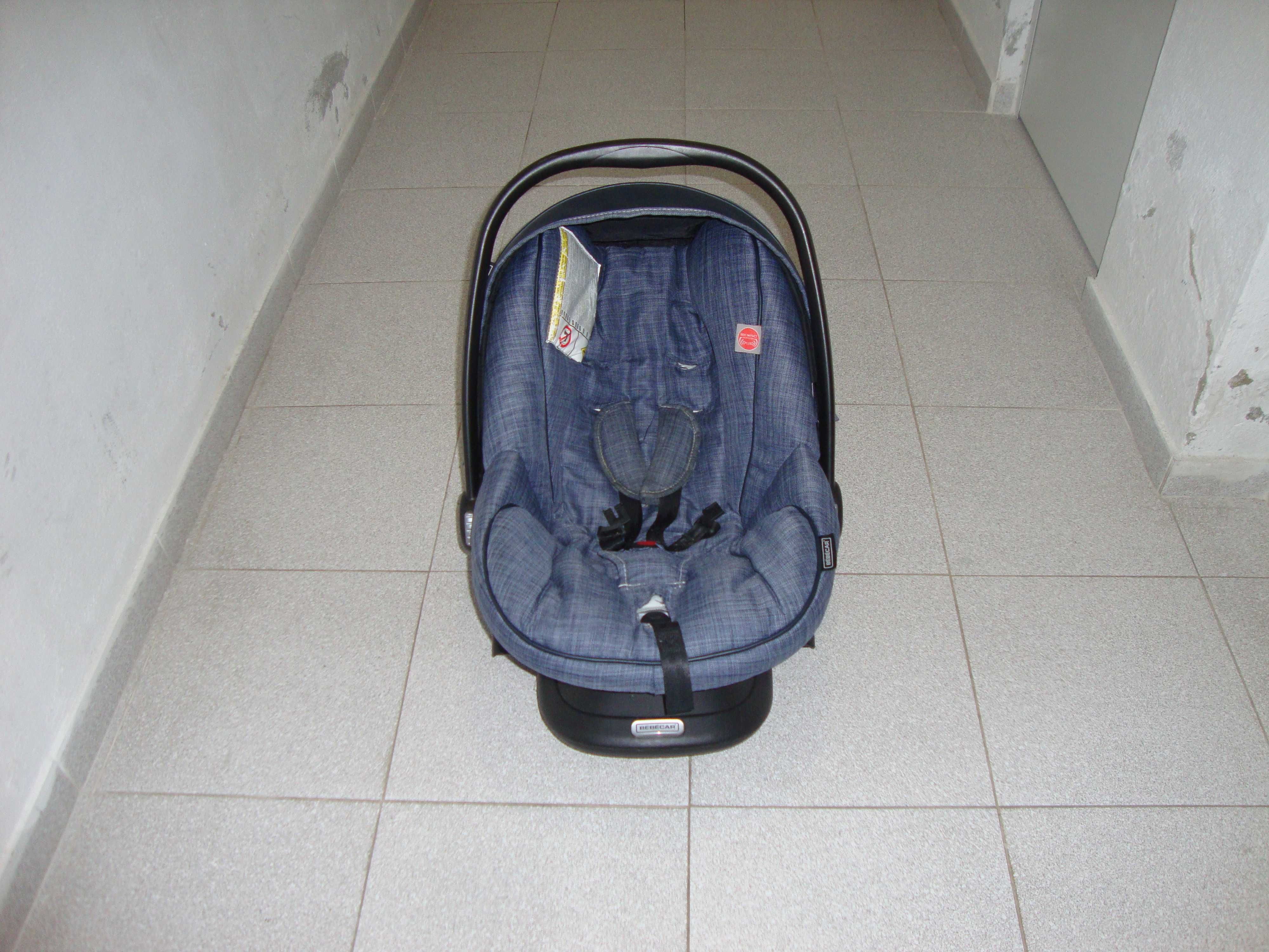 Vendo conjunto bebecar ovo ,carrinho de passeio e   sistema isofix