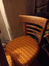 6 krzeseł + 3 pufy PRL
