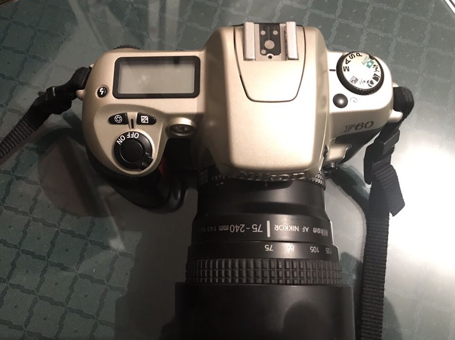 Máquina Fotográfica analógica Nikon F60 (só o corpo)