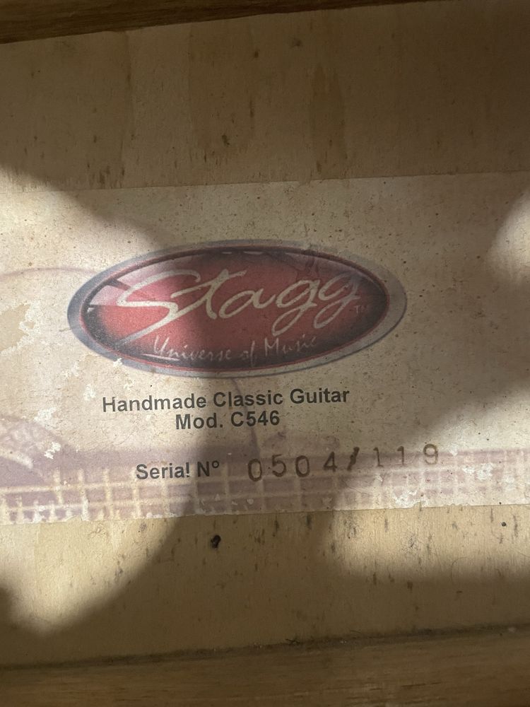 Guitarra com pouco uso
