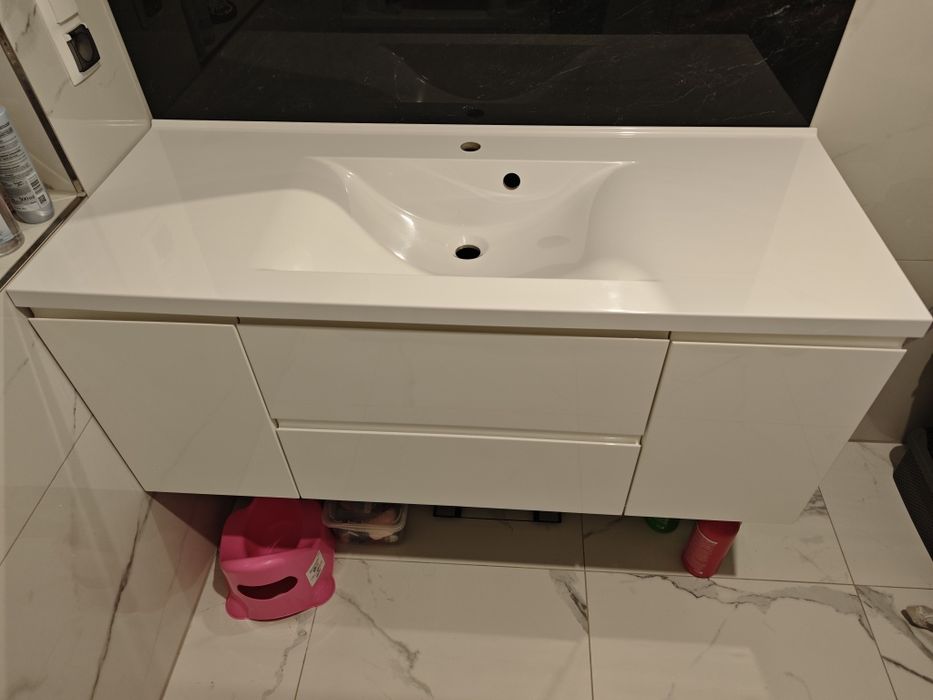 Umywalka z konglomeratu