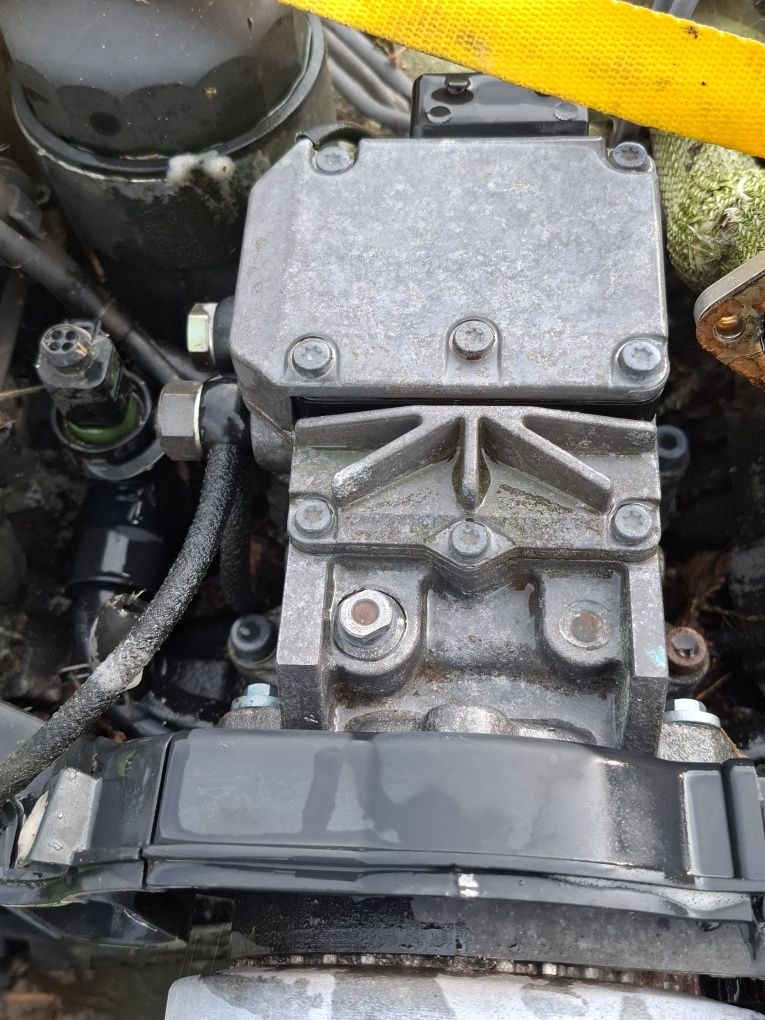 Pompa paliwa 2.5 tdi v6 106L
