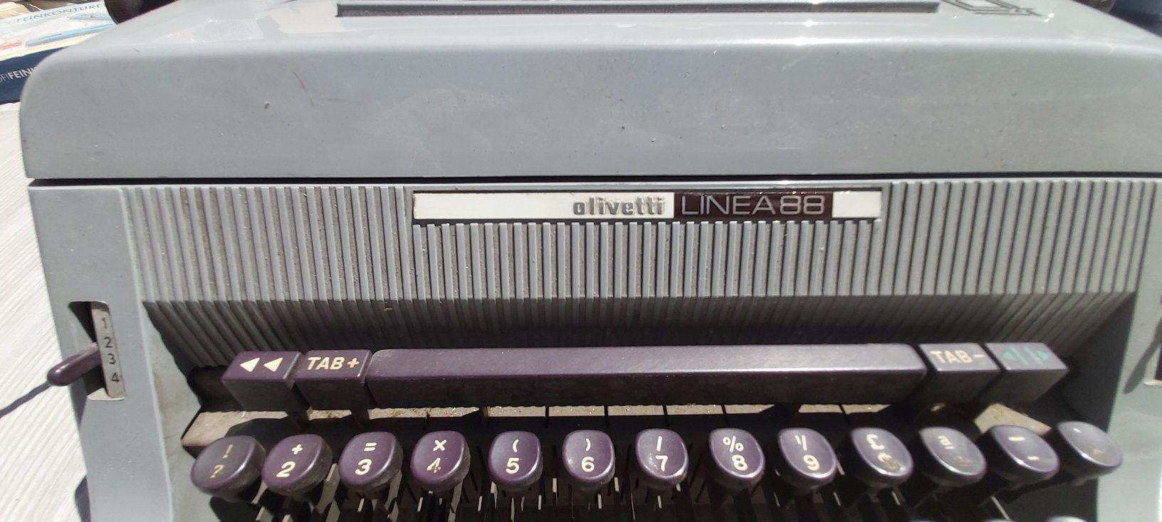 Olivetty Maquina de Escrever Linea 88 - Tipewriter