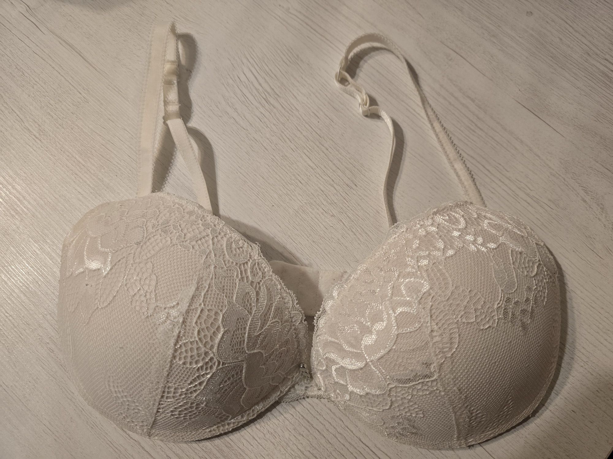 Biustonosz Esmera r.75b