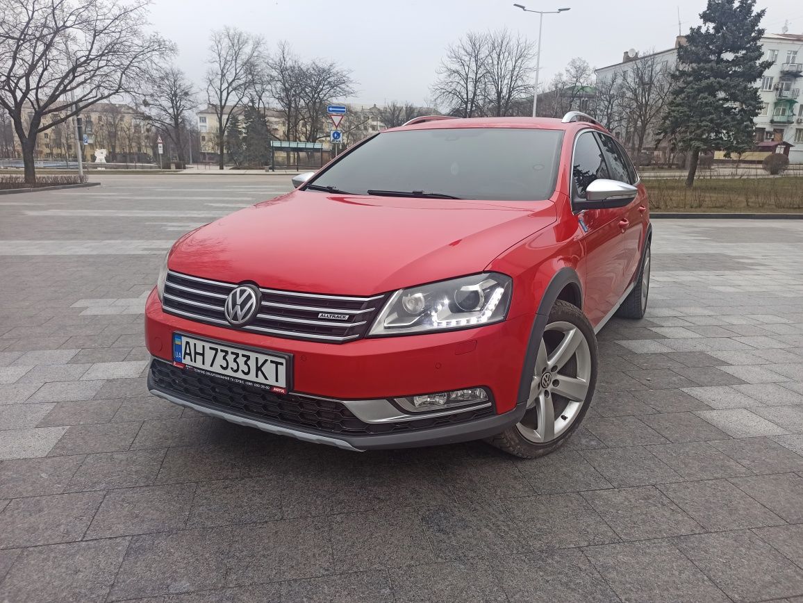 Volkswagen Passat Alltrack 2012рік