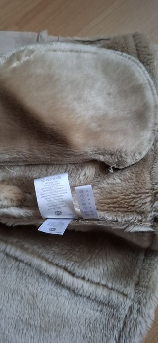 Casaco pele sintética  com pelo por dentro