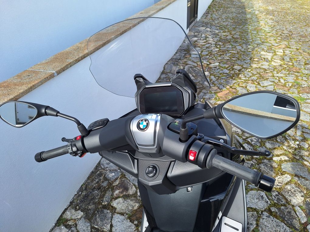 BMW C400GT Triple Black