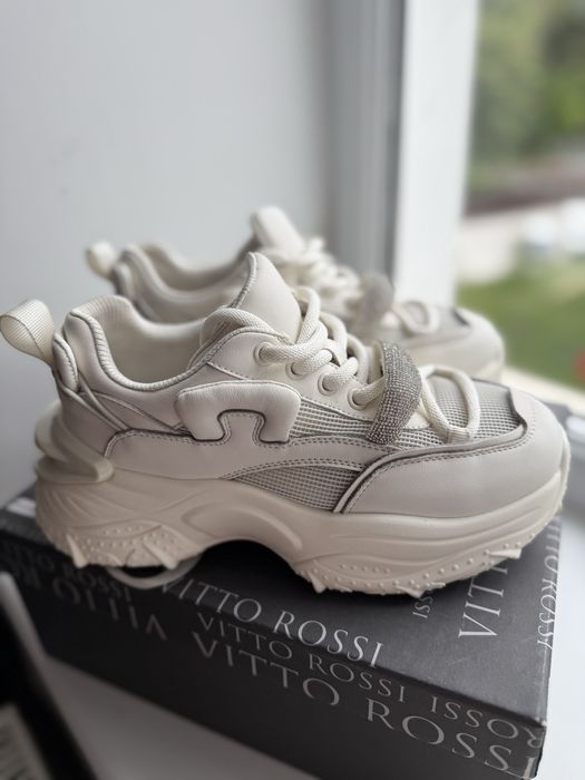 Кросівки Vitto rossi 36 розмір натуральна шкіра