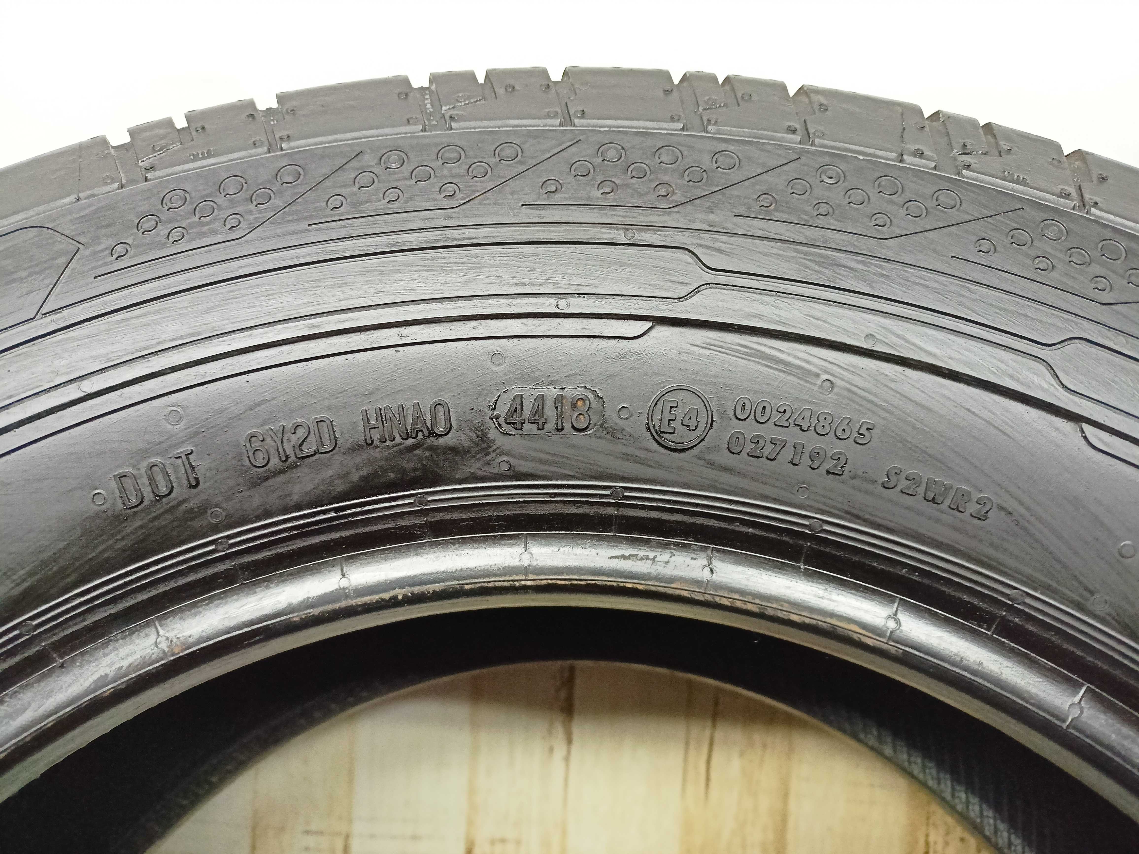 Continental ContiVanContact 200 225/65/16c 18r 112 110R2x7 2x6,6(2680)