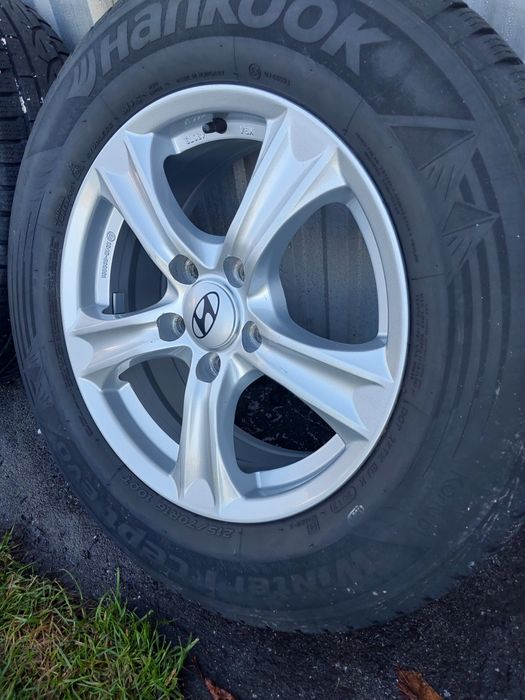 Felgi 16 Hyundai 5x114,3 67,1mm et45 opony zima 215/70 r16 super stan