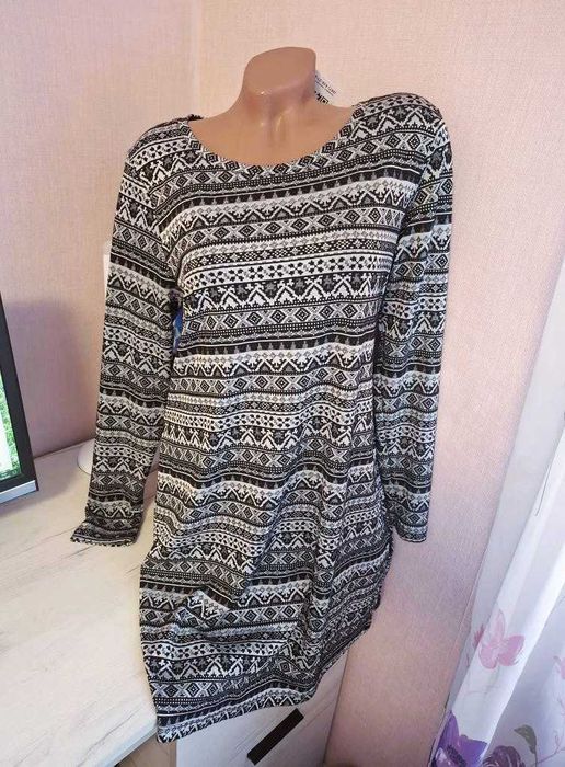 Гарна, якісна туніка на 48р.