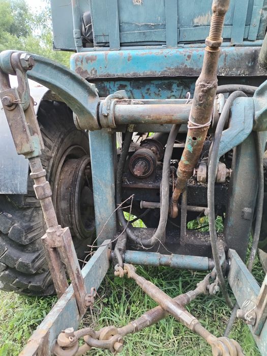 продам трактор на ходу
