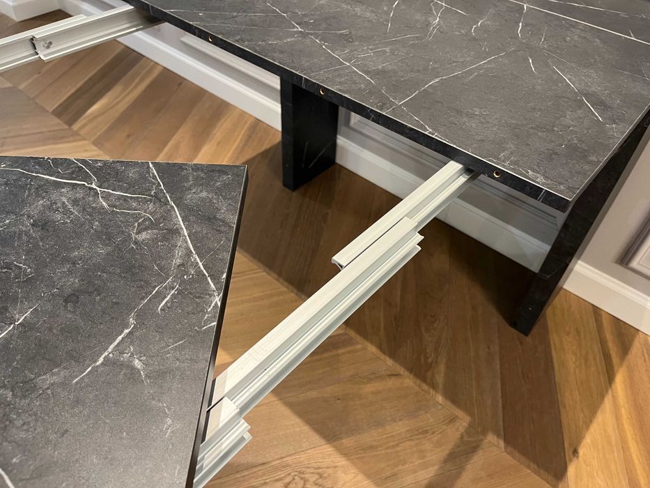 Włoski stół rozkładany Roma marmur czarny 44x90 plus trzy wkładki 47