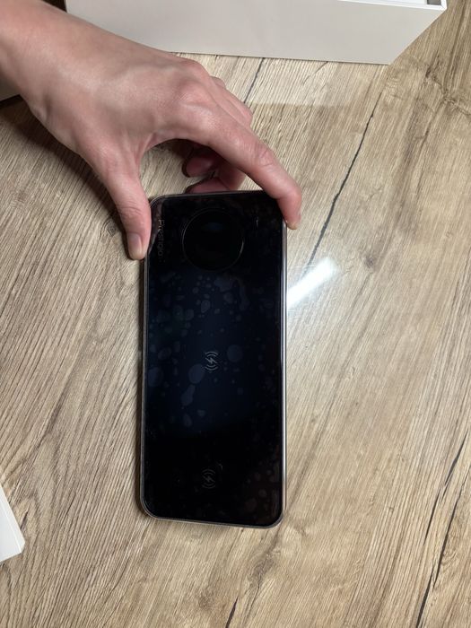 Продам беспроводную зарядку Prestigio ReVolt A5