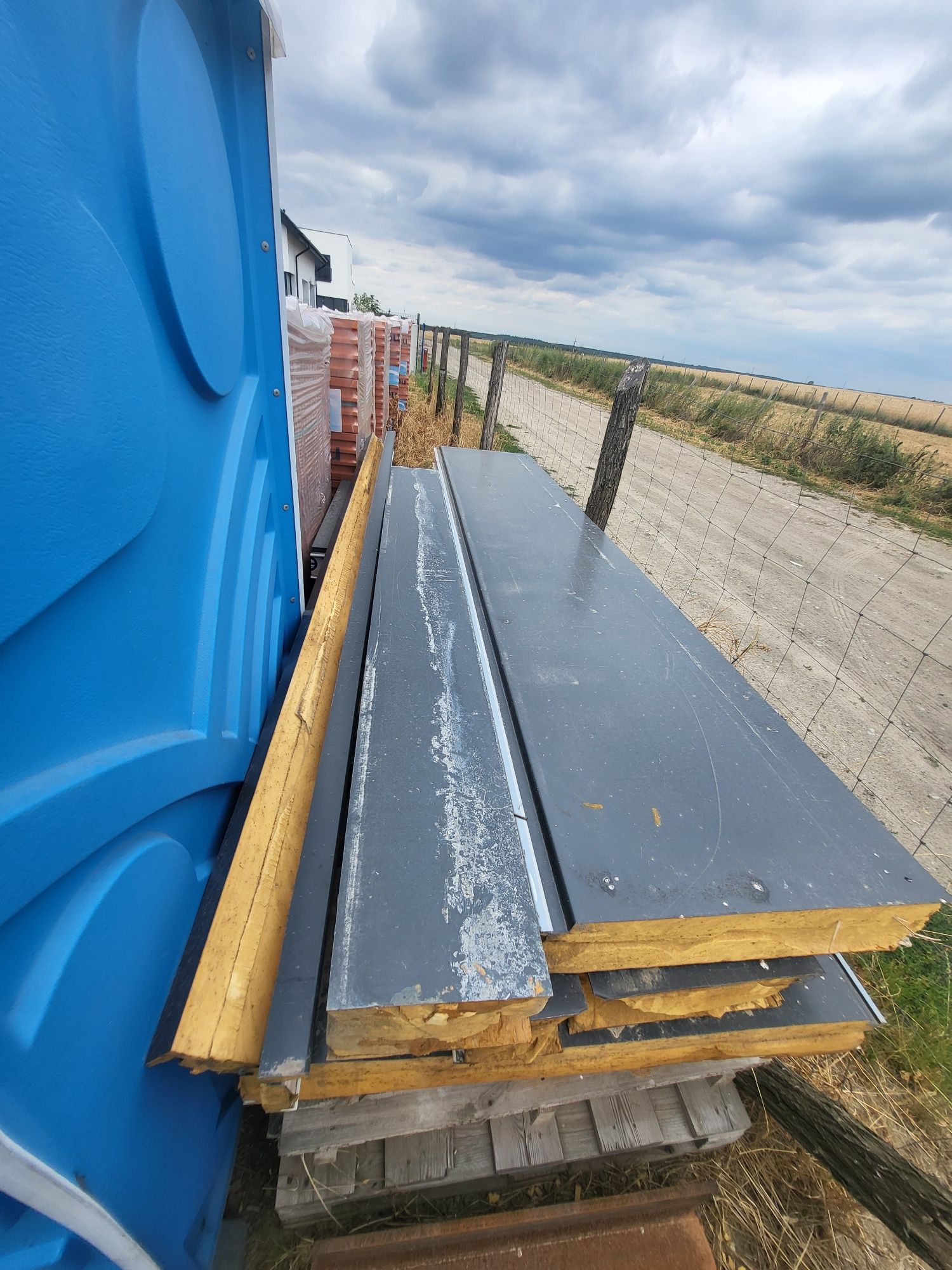 Plyta dachowa pir 100mm 6.5m ral 7016